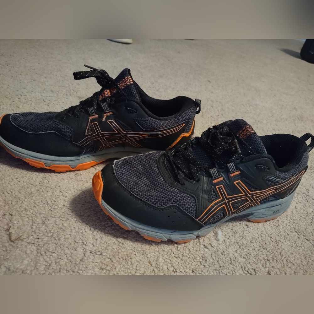 Men's Asics size 7.5 shoes